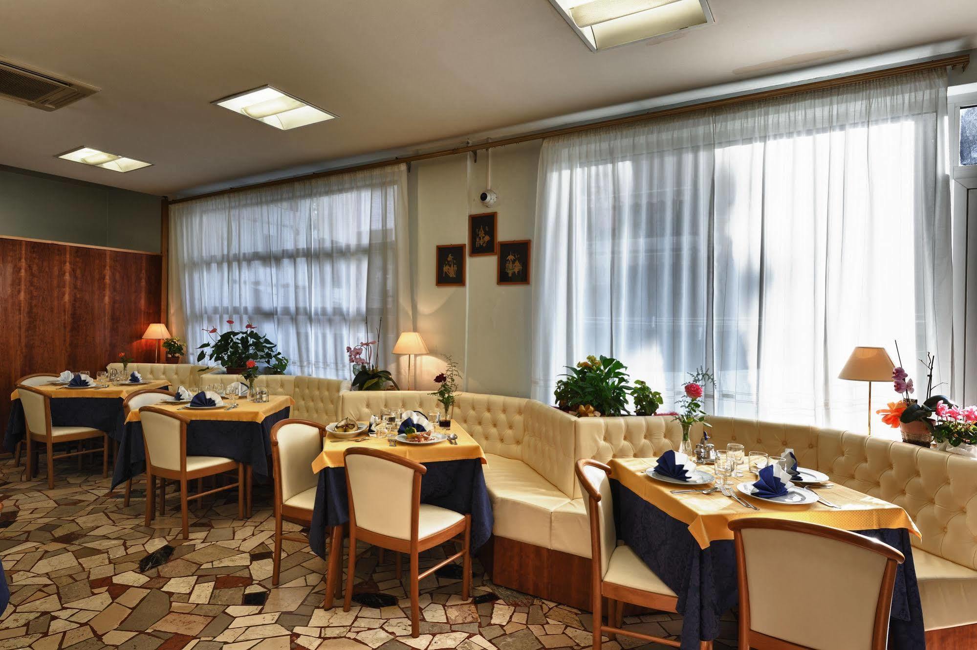 Mimosa Hotel 3*